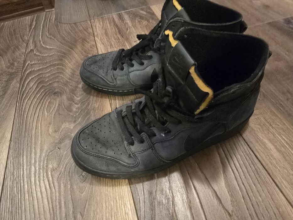 Adidasi Nike din piele originali in stare f buna. Vintage