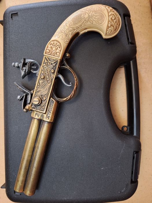 Panoplie de vânzare.