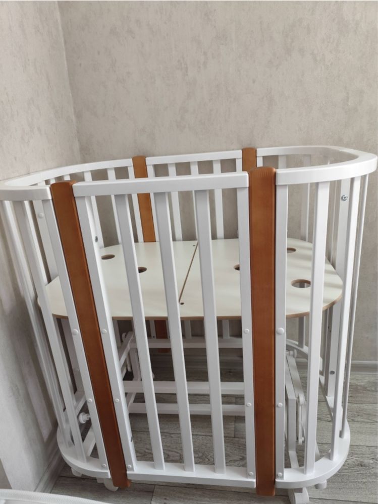 Продам детскую манеж-кроватку