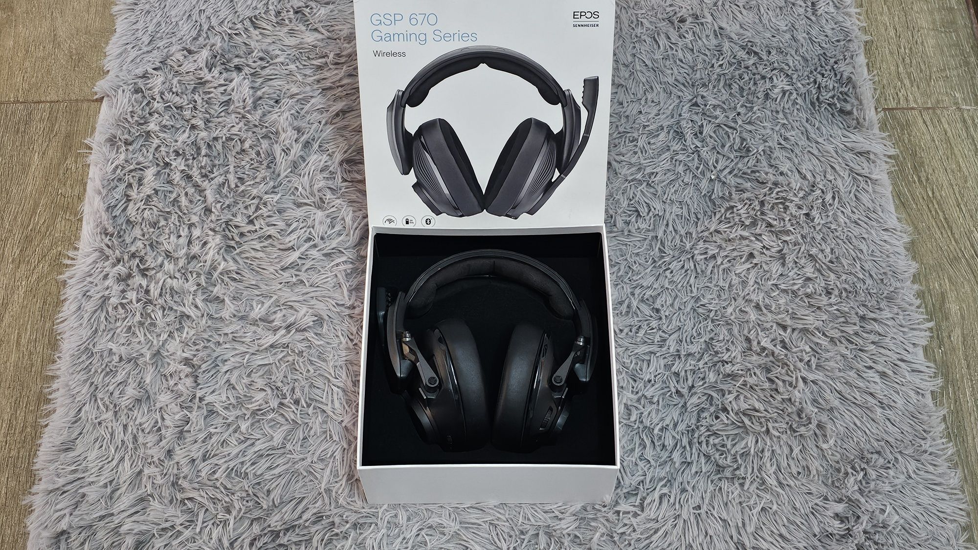 Casti gaming premium wireless Sennheiser GSP 670 cu microfon
