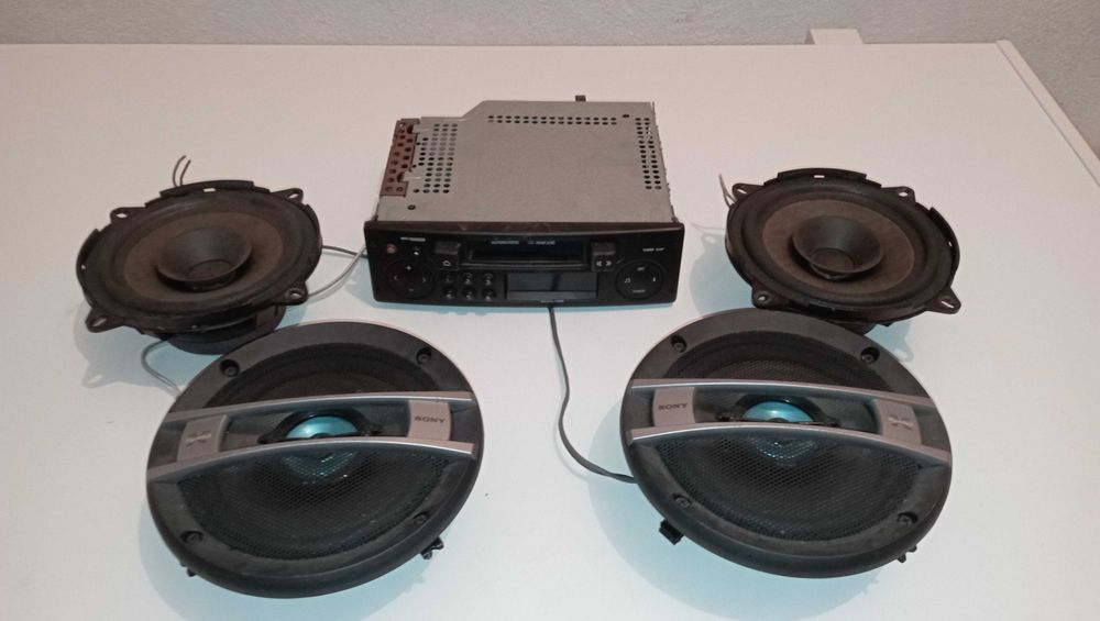 Radio-casetofon Logan 1 + boxe