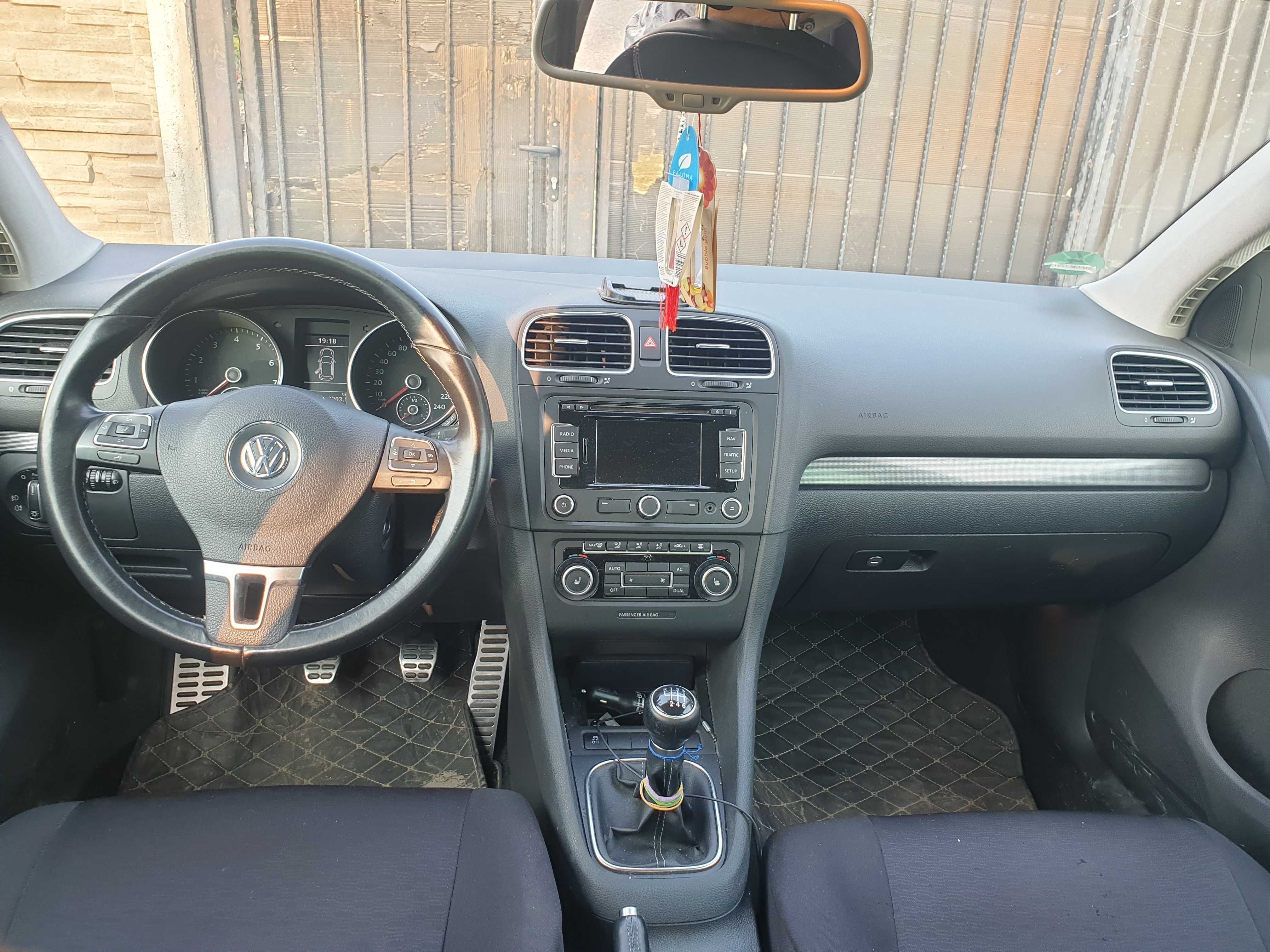 Vand skoda octavia 2 facelift 1.9 tdi 2010 sau Golf 6 1.2 tsi 2012