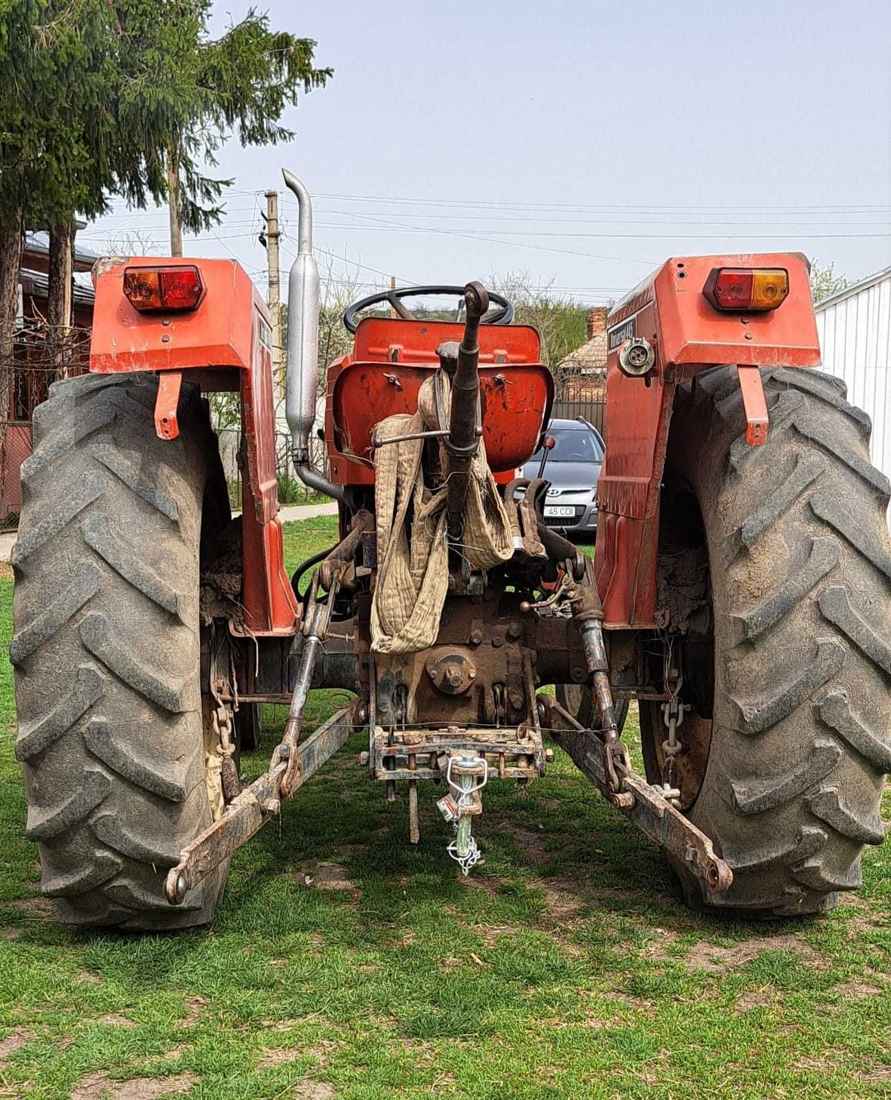VAND Tractor UTB U445
