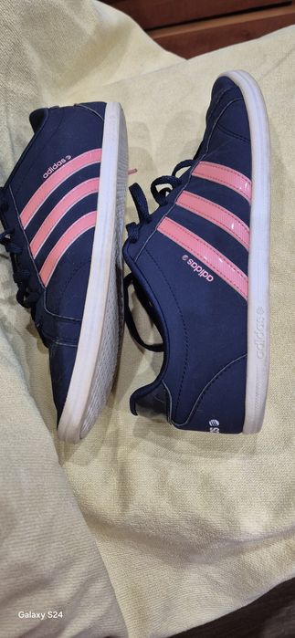 Vând adidasi Adidas