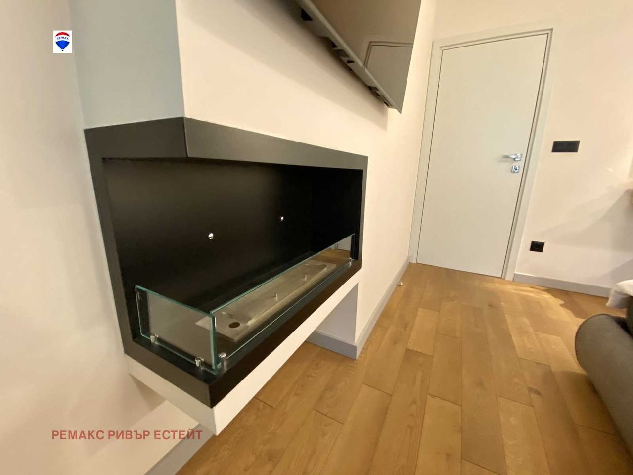 Продава се Тристаен апартамент в Русе, Център - 110 кв.м за 2227 €/кв.м - Снимка #8