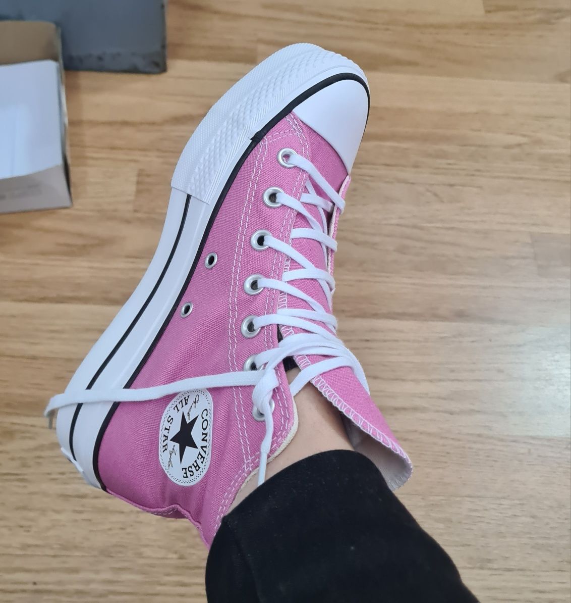 Tenisi Converse,marime 38, culoare roz