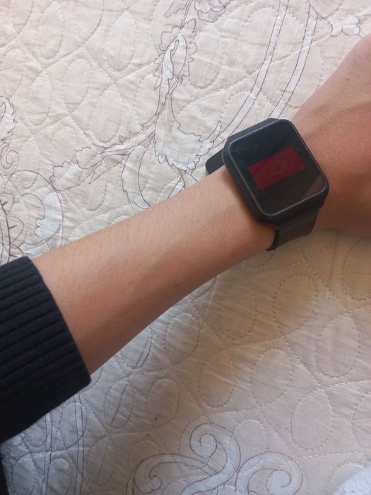 Продаётся часы срочна