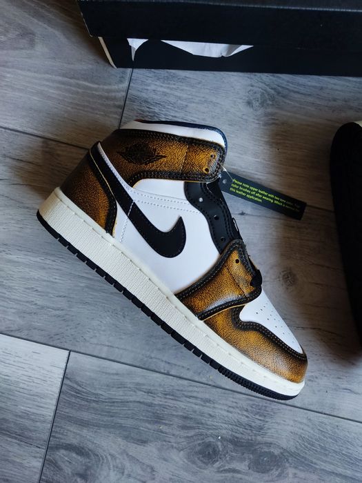 Air Jordan 1 Mid