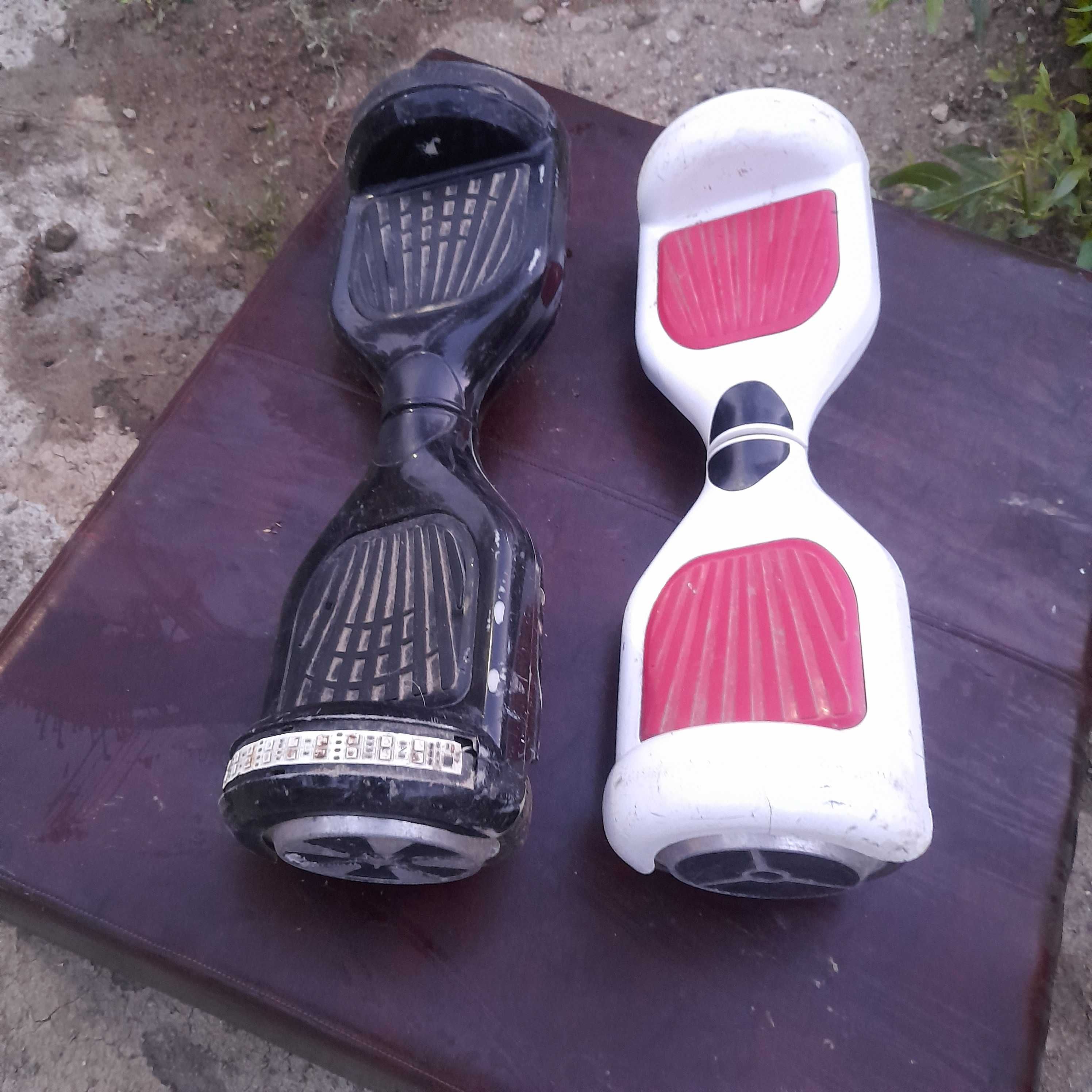 Vand 2 hoverboard nustiu dacă funcționează