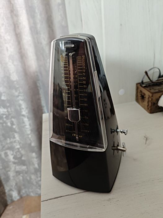 Метроном продам в отличном состоянии