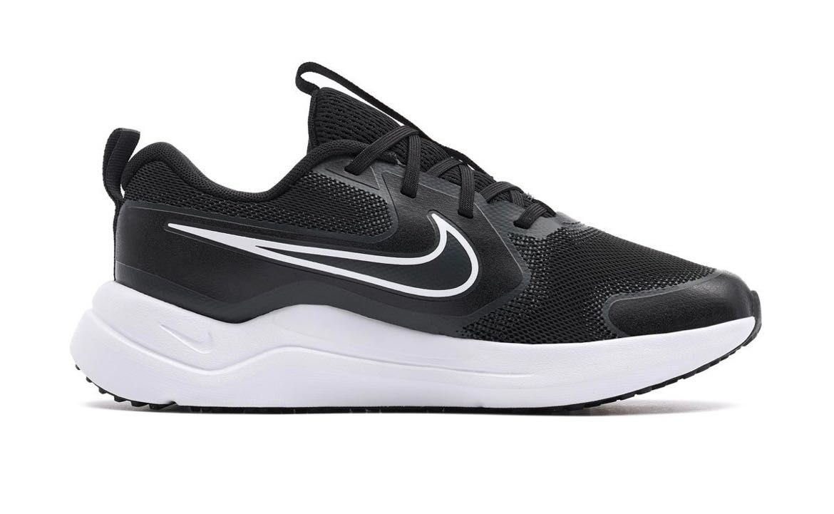 Дамски маратонки Nike Cosmic Runner
