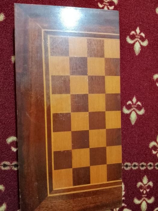 Игра табла в дървена масивна кутия