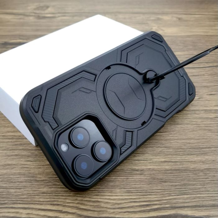 Бронированный чехол для iPhone 15