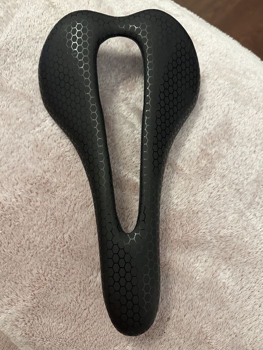 Sa bicicleta carbon  (noua,127 gr)