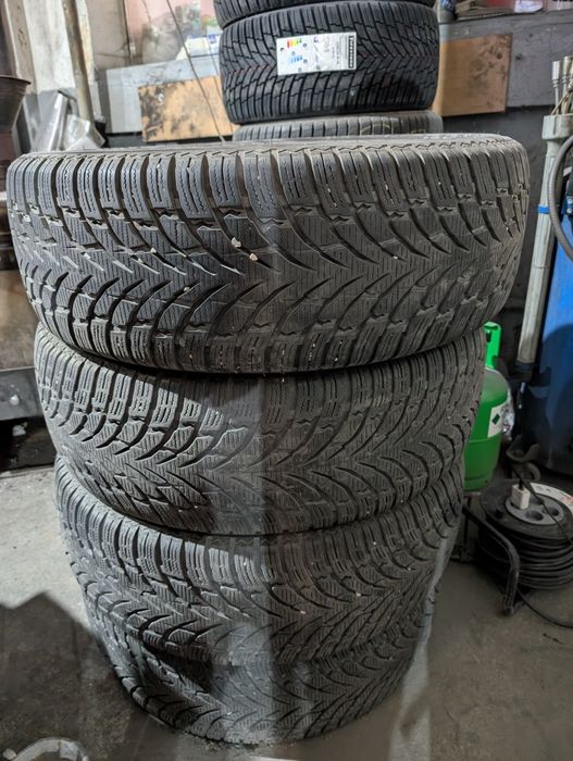 Anvelope nokian 235 65 R18 wrsuv 4 iarna