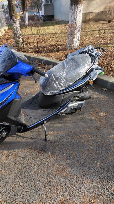 Scuter pe benzina, 50cc, nou, 0km, cu carte de identitate