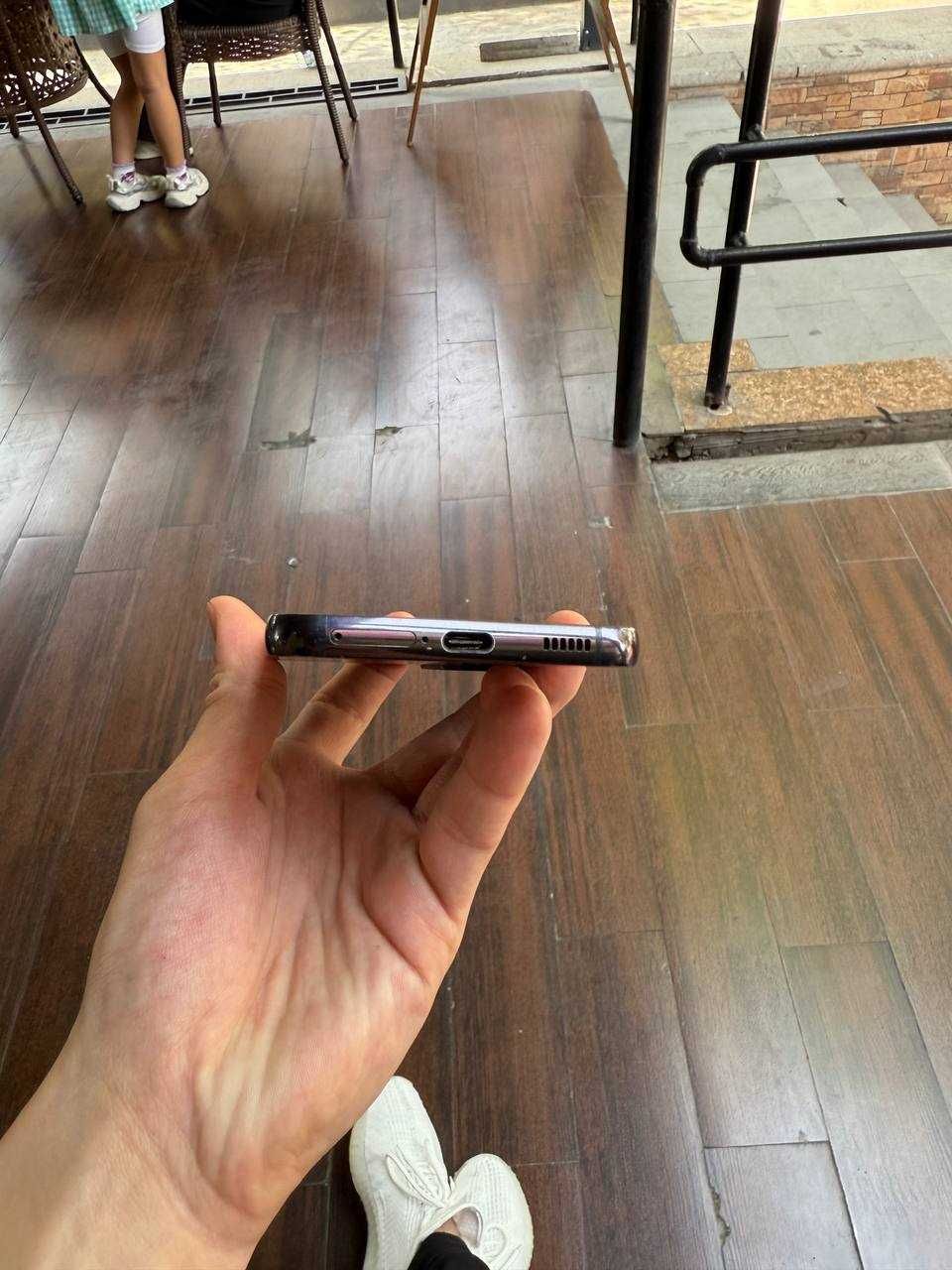 Продам Samsung s22