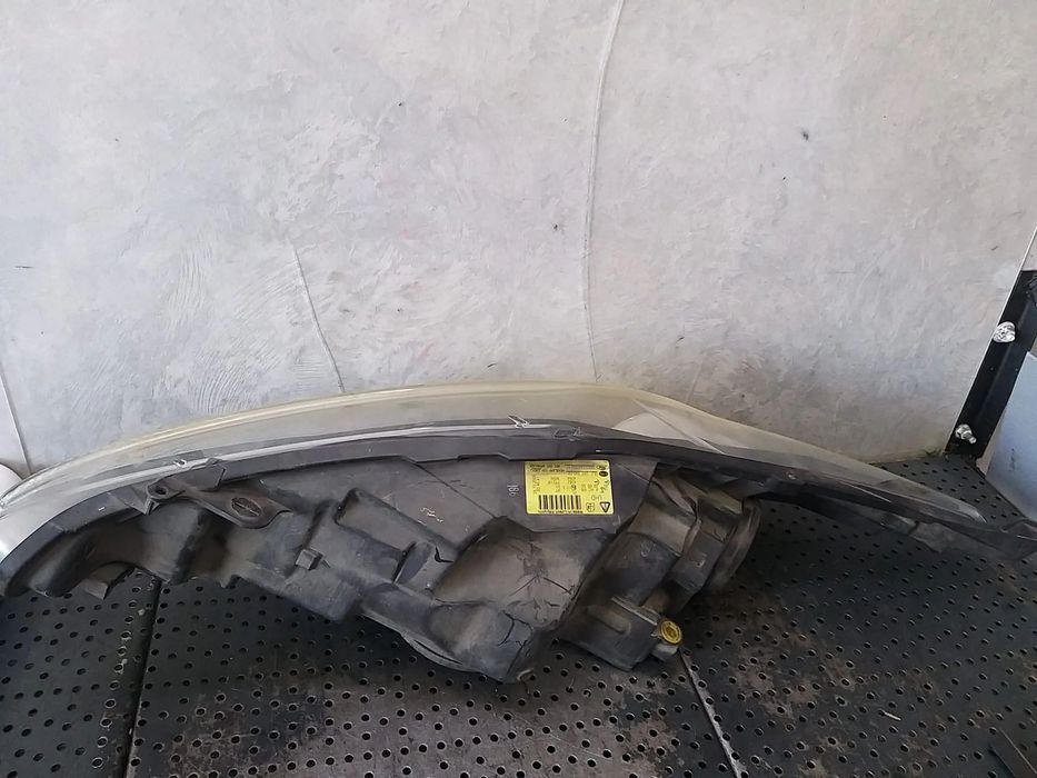 Far dreapta ford fiesta 6 cb1 ccn 1ej24704502 8a6113w029af