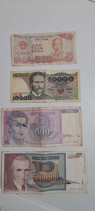 Bancnote si monezi vechi romanesti si straine