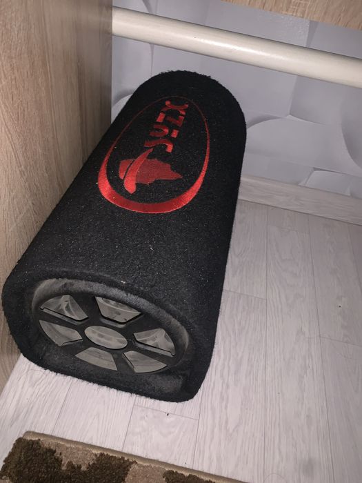 Сабвуфер для автомобиль