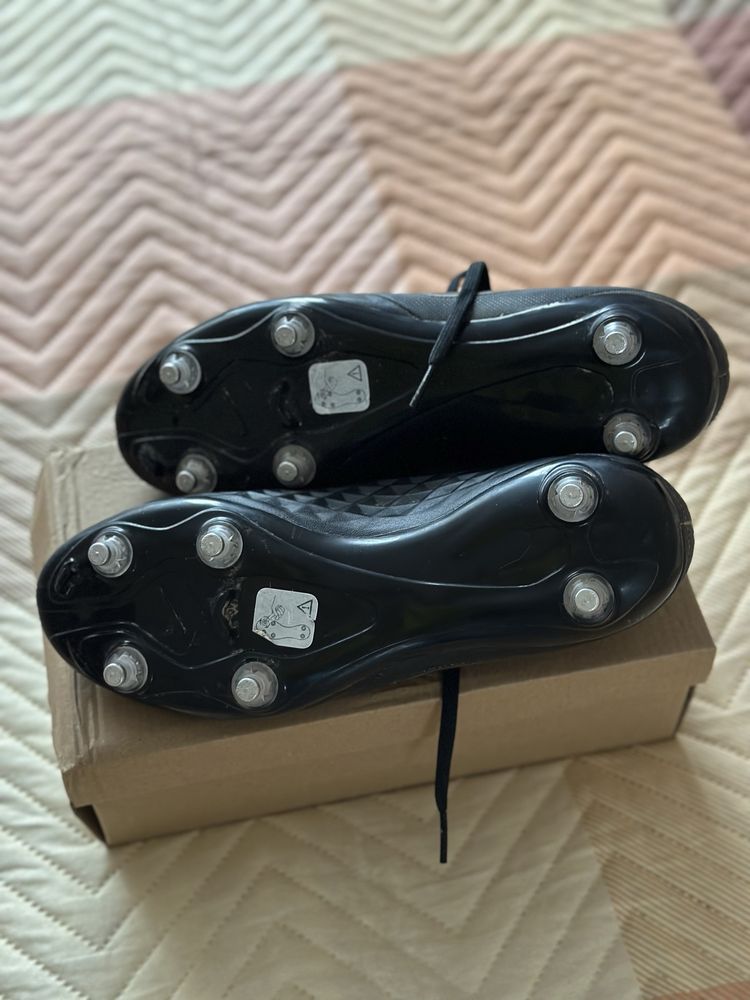 Butonki nike tempo