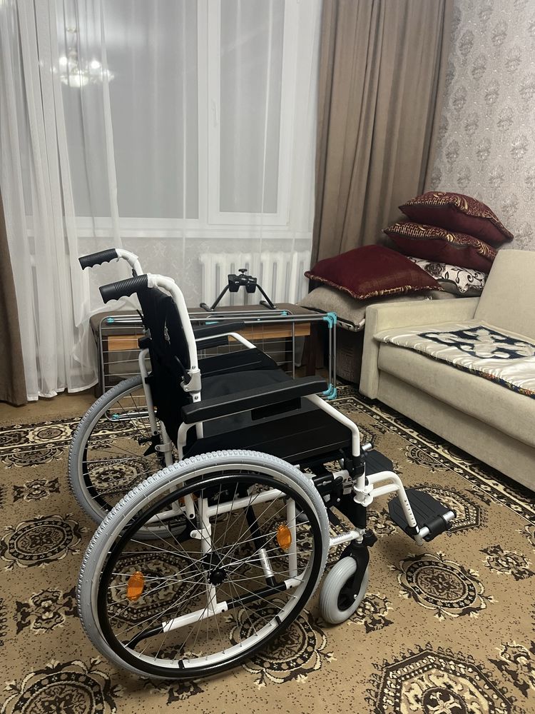 продам коляску инвалидную уличную