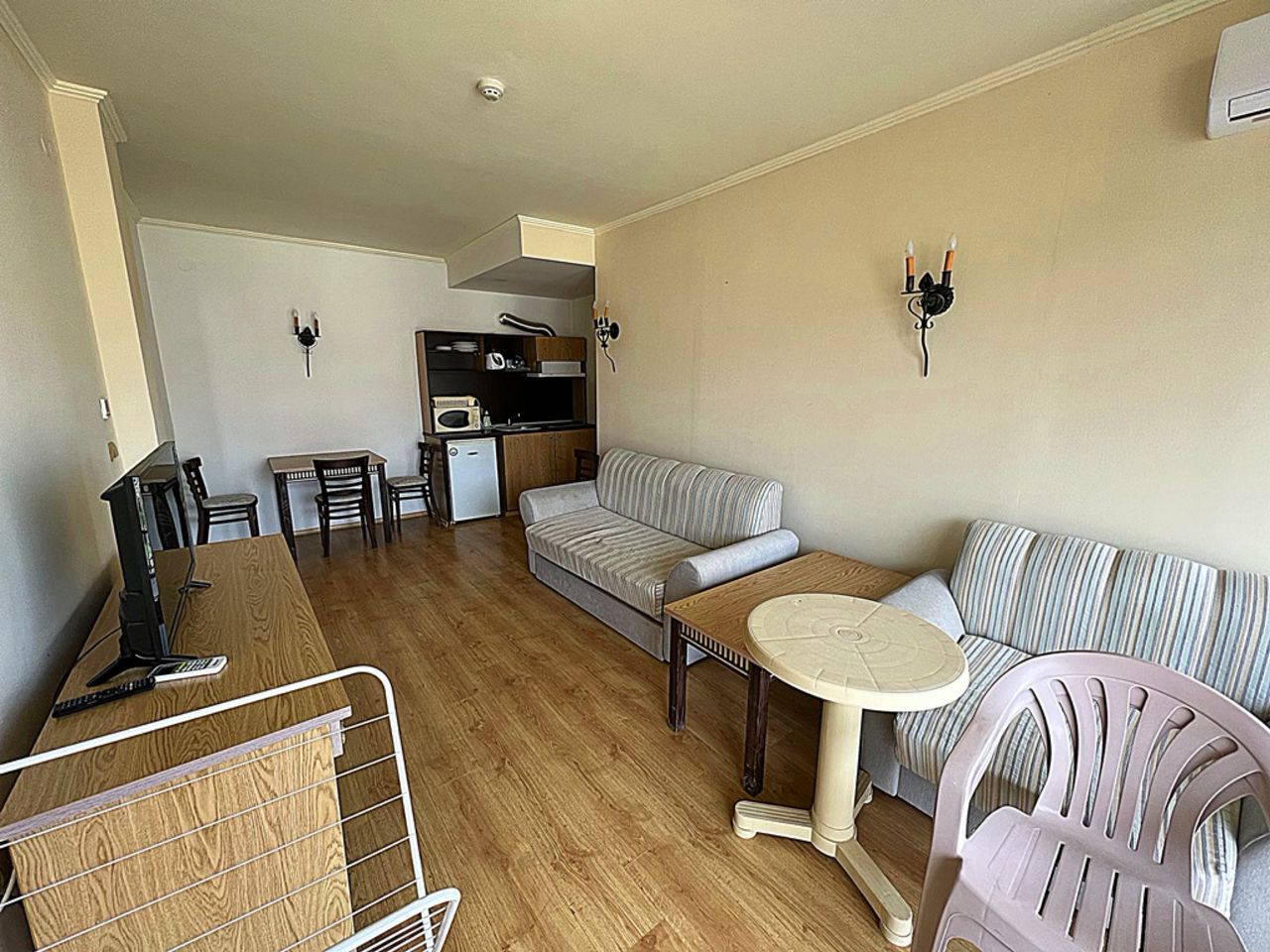 Продава се Двустаен апартамент в к.к. Елените - 64 кв.м за 665 €/кв.м - Снимка #6