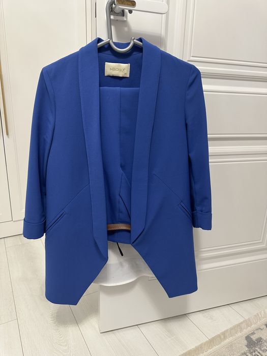 Брючный костюм 42 размер (36+6)