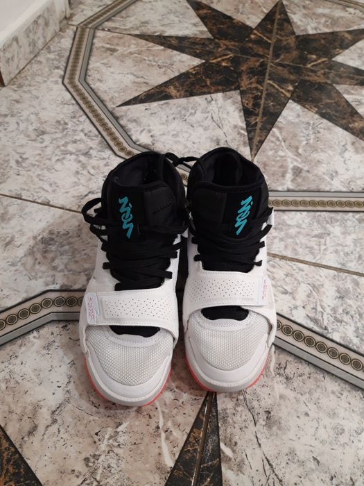 Adidași Jordan Zion 2 originali, mărimea 42.5 – merg și 43