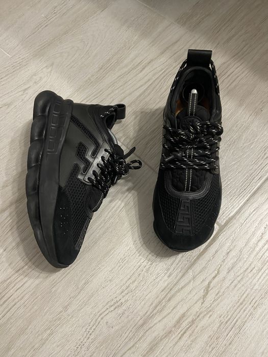 Versace chain reaction