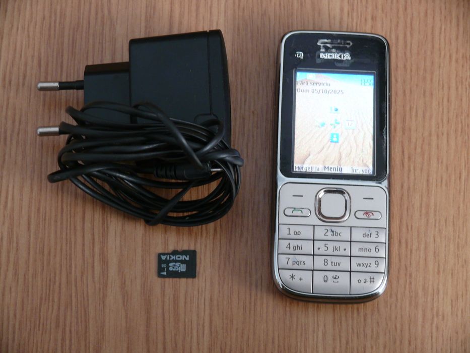 Mobil cu taste Nokia C2-01 codat Orange și cu toate accesoriile