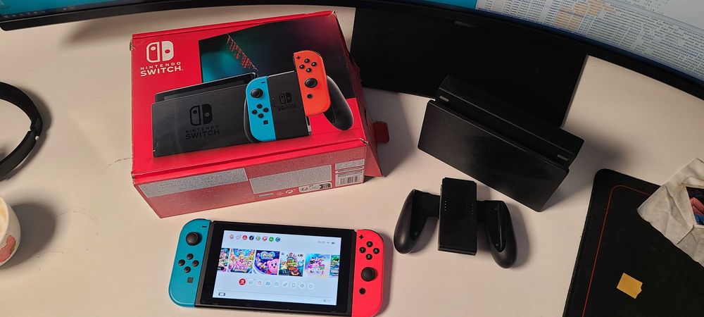Vand Nintendo Switch v2 Original  +1 joc