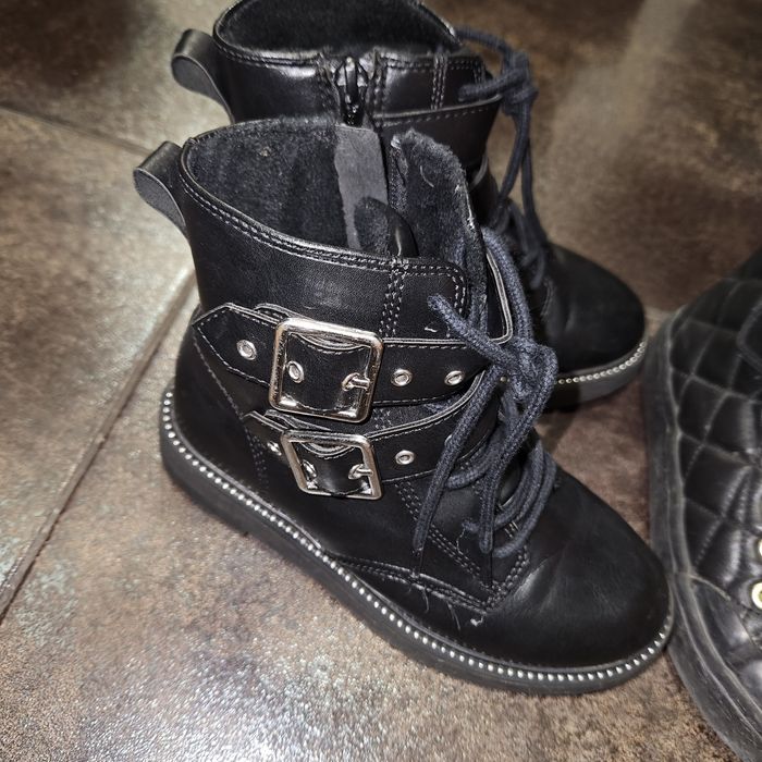 Боти и кецове HM