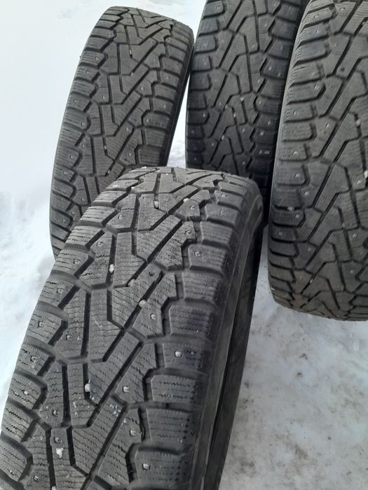 Продам резина Ferrlli в отличном состоянии.