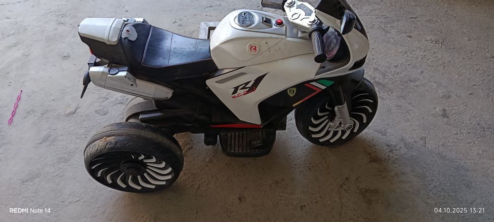 Yosh bolalar uchun mototsikl