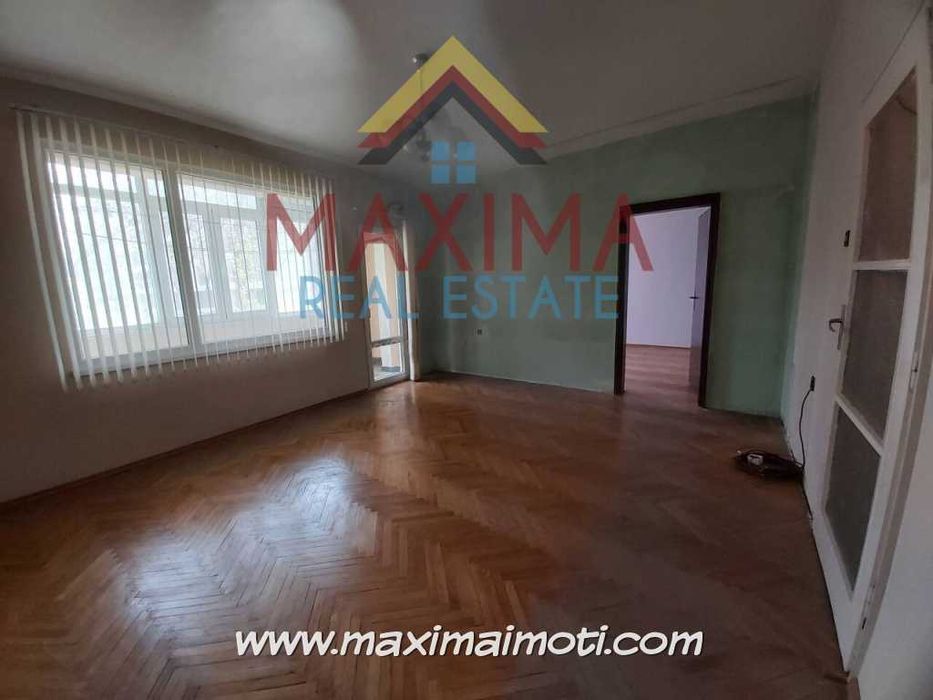Продава се Тристаен апартамент в Пловдив, Кючук Париж - 86 кв.м за 1414 €/кв.м - Снимка #1