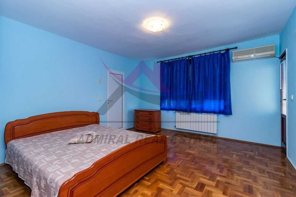 Дава се под наем Многостаен апартамент в Варна, Изгрев - 350 кв.м за 1500 € - Снимка #3