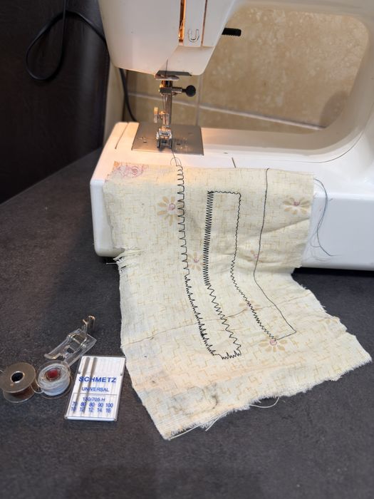 Masina de cusut festonat butoniere Privileg Germania