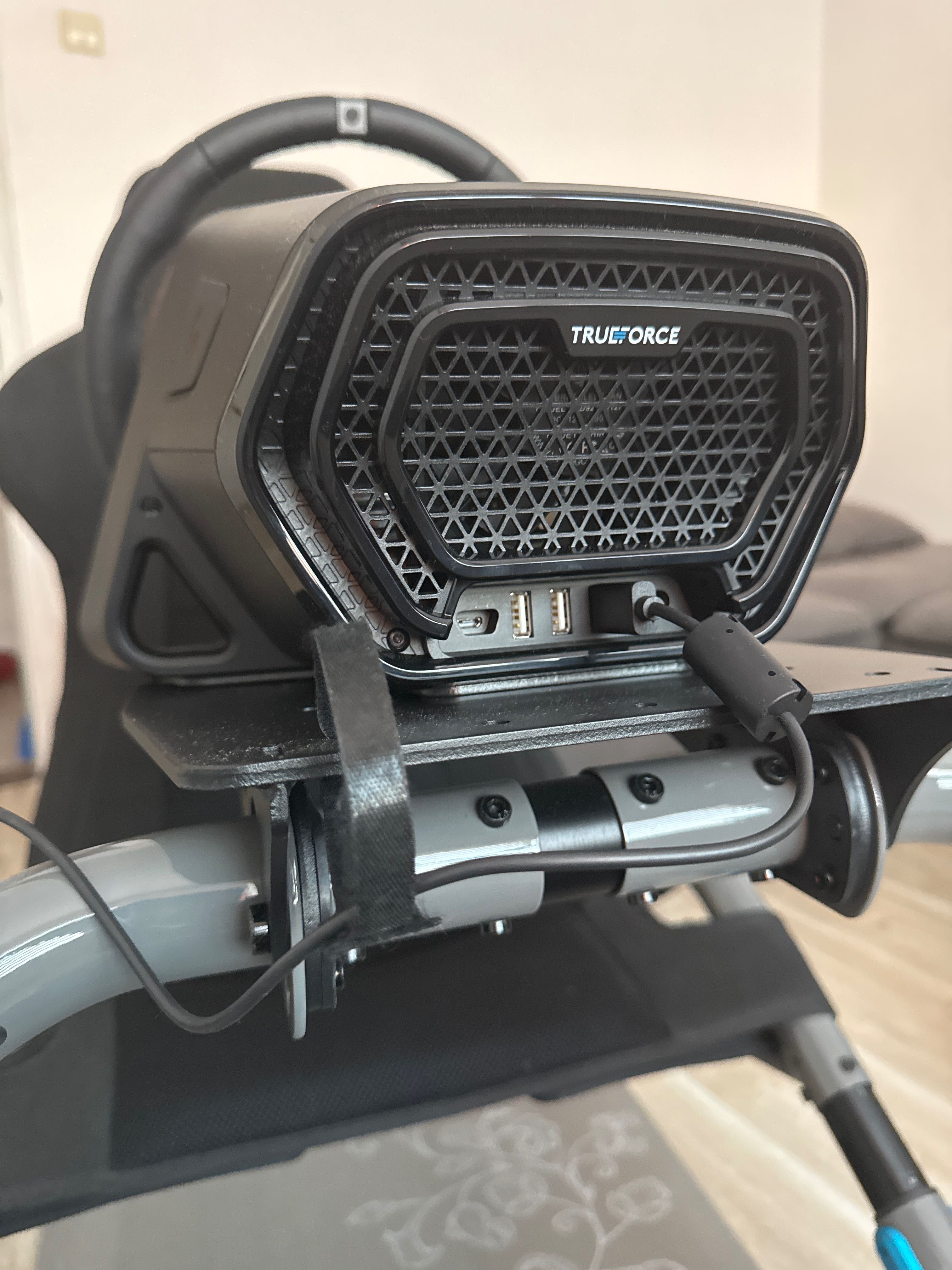 Продавам Simulator Logitech PRO Racing Wheel and Pedals
