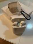 Наушники AirPods второго поколения