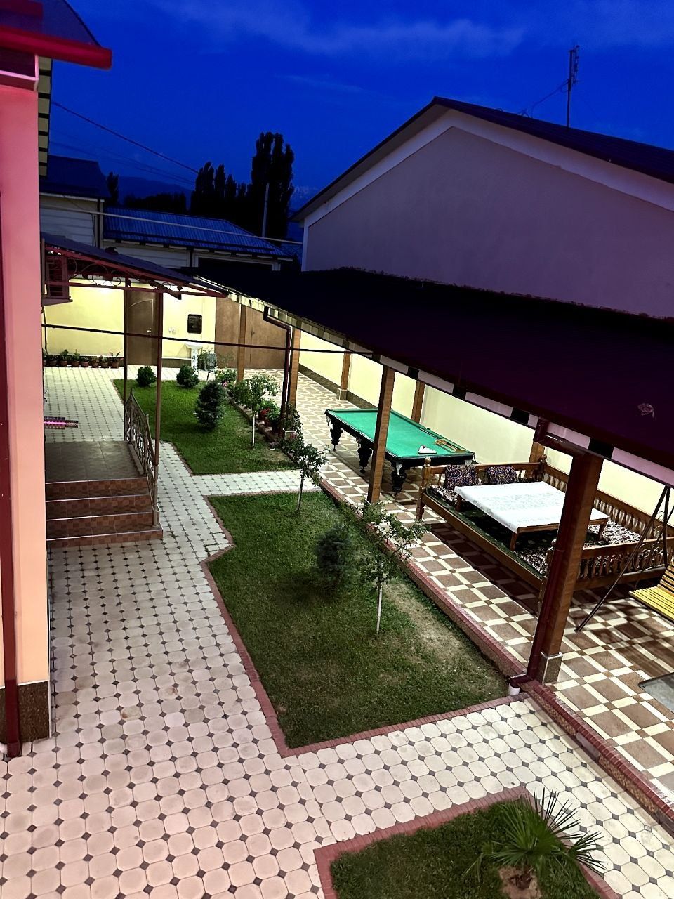 Oq tosh dacha oila va ulfatlar uchun