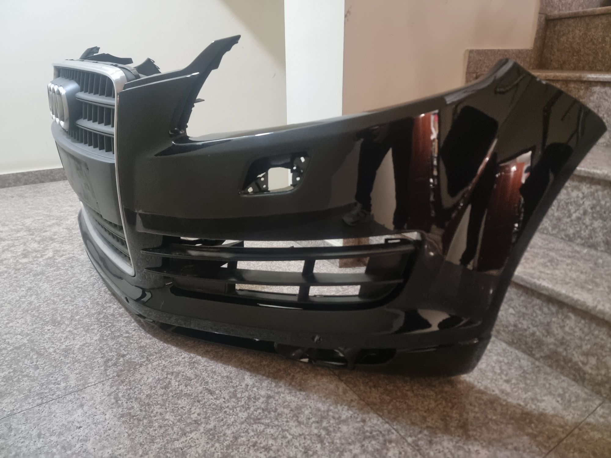 Предна броня за Ауди q7 2007