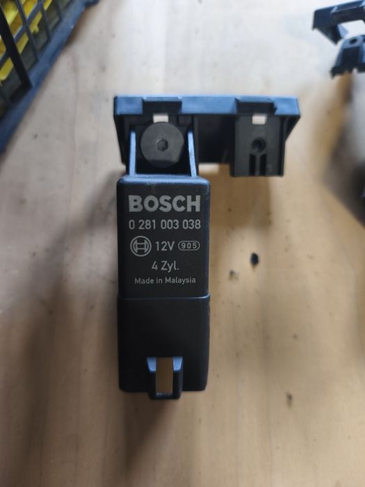 Releu de bujii Volkswagen Passat B6 038907281D / 0281003038