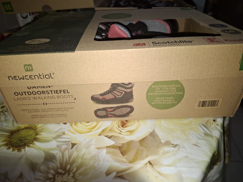 Дамски туристически обувки