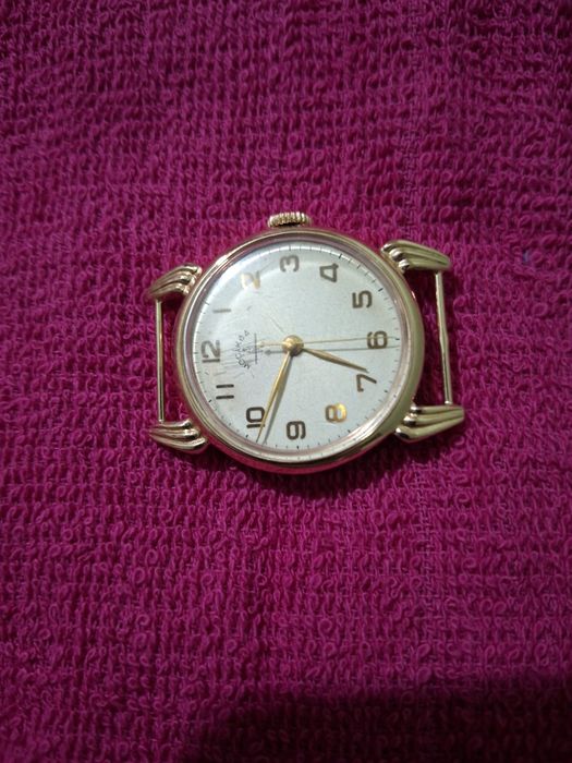 1957,yili antikvar  Tilla soat