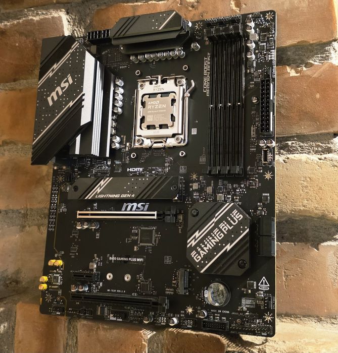 Procesor gaming AMD Ryzen 9 7950X3D 5.7GHz 32CPUs Socket AM5