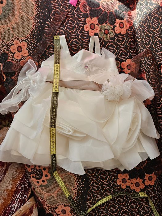 Куртка новая. Нарядные платья до года, полтора