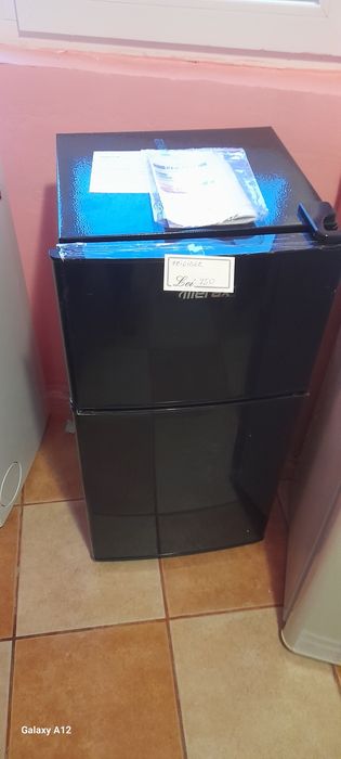 Frigidere de 72 litri.