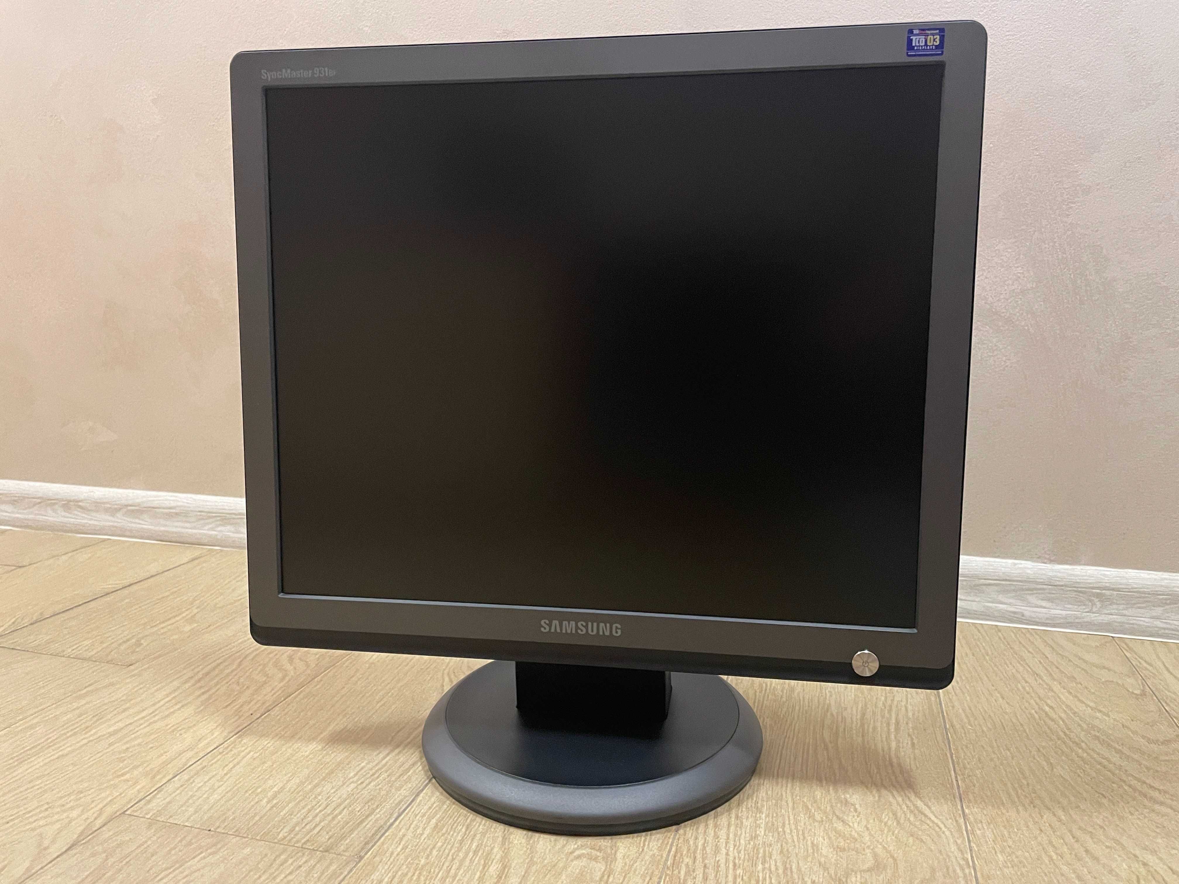 Монитор 19" Samsung 931BF (LS19MEDSBQ/EDC) Black TCO03