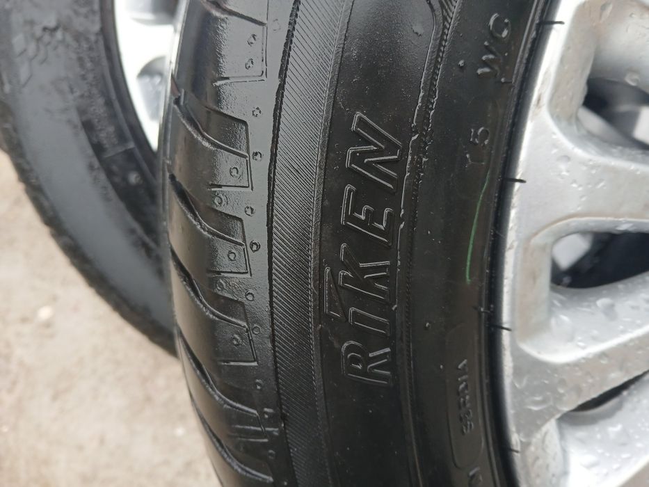 Jante Ford Focus plus anvelope vara aproape noi!